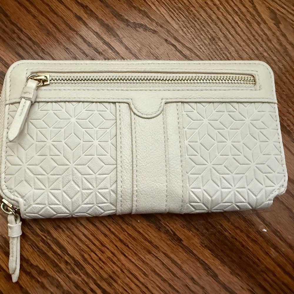 Time and and Tru Chic Cream Geometric Wallet